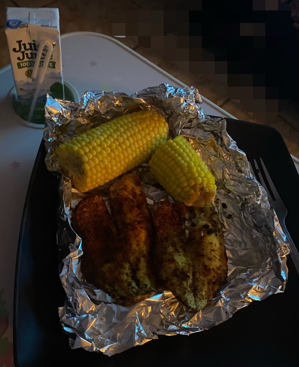 pepperedthought's tweet photo. 500 cal omad. + two 100 cal apple juice boxes today (1/2 pictured)🧃 https://t.co/fFRQduWg3g