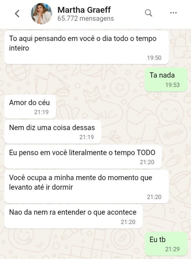 mnzeloa's tweet photo. eu com a pessoa q eu vou sumir da vida daqui 2 dias https://t.co/ZVs2ZN5QNO