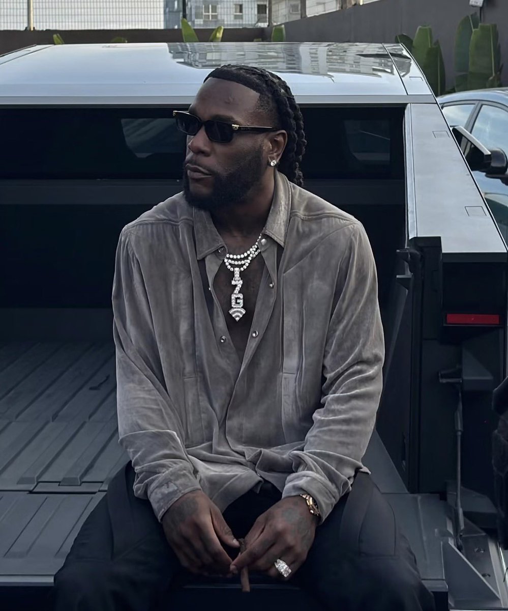 castTav's tweet photo. 🚨 just in: Burna Boy new photos 📷🔥
#Burnaboy #celebritycasttv https://t.co/XJ2cvnWAj4