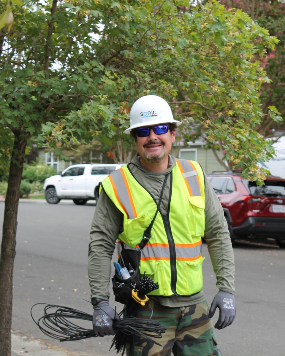 sonic's tweet photo. We’re expanding our 10 Gig Fiber Internet to Mill Valley! Engineering, constructing, and delivering a 10 Gig Fiber network isn't easy, but seeing the impact we make in the community makes it all worth it. Ready for us, Mill Valley? 😊  

Pre-orders are available now; check your address today: https://t.co/L9T8nsrraN