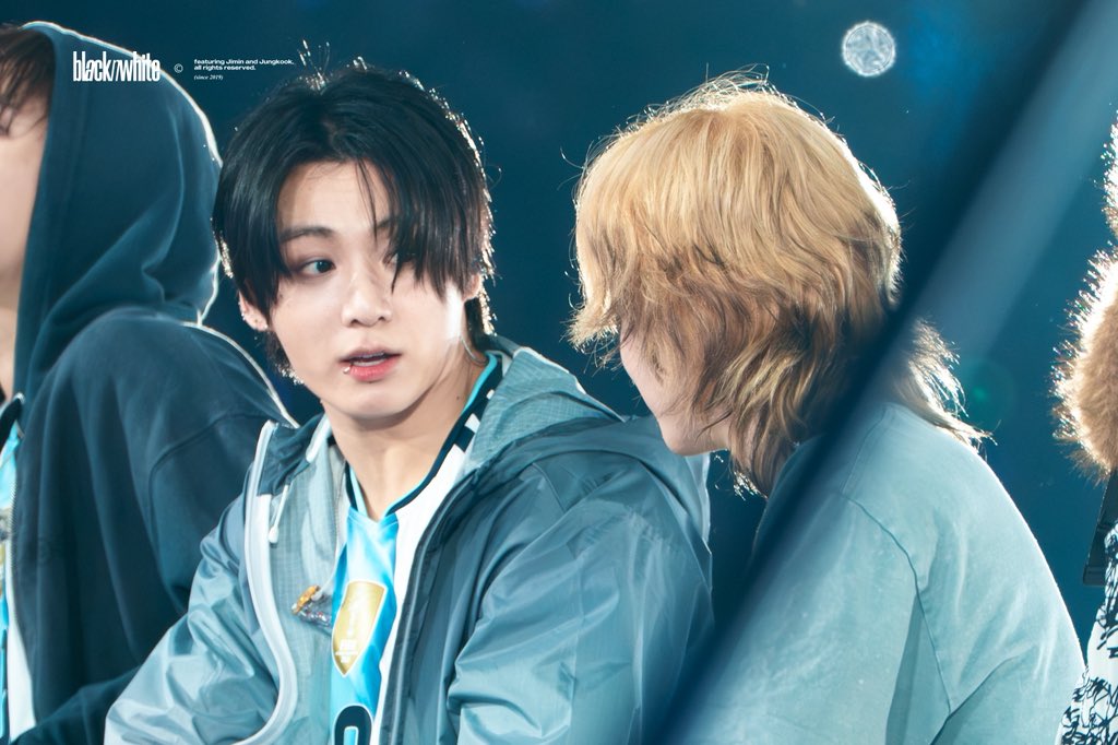 SuJim_1310's tweet photo. RT @blacknwhite_km: 261021 HD

#정국 #지민 #JUNGKOOK #JIMIN 
#방탄소년단 #BTS @BTS_twt https://t.co/PmljkyO4no