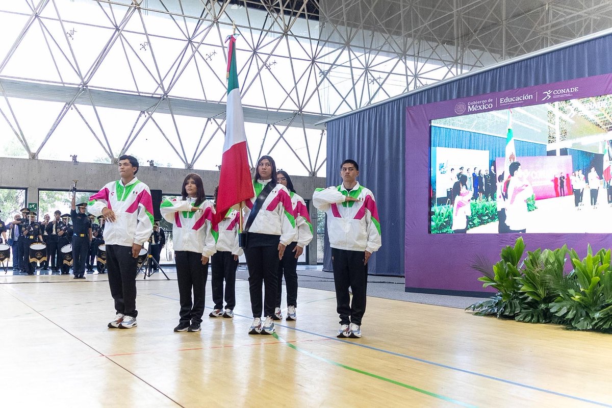 COM_Mexico's tweet photo. ✨ Cada uno de nuestros atletas lleva consigo años de esfuerzo, disciplina y el sueño de representar a México ante el mundo.

“Van a los Juegos Olímpicos de la Juventud Dakar 2026 a representar a México, a competir frente al mundo y a demostrar de qué están hechos”, destacó nuestra presidenta María José Alcalá.