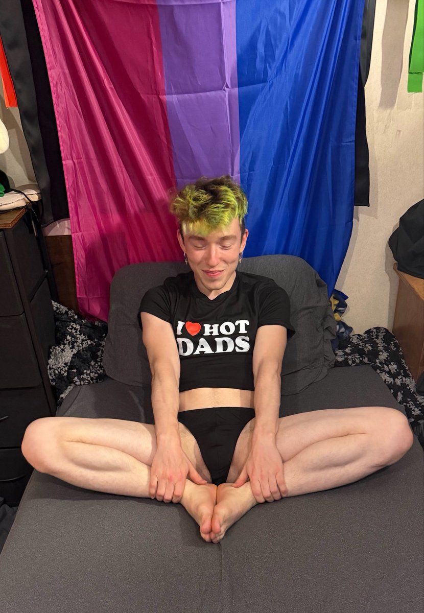 Asstro2000's tweet photo. We’re are all my hot daddy’s at comment below #daddy #twunk #twink #gay #bi #sugarbaby #sugardadddy #onlyfans #hot #fypシ゚viral #trending #trend 

Links for more of me below 
https://t.co/IBPk4lorlg https://t.co/w1p0W7zHnv