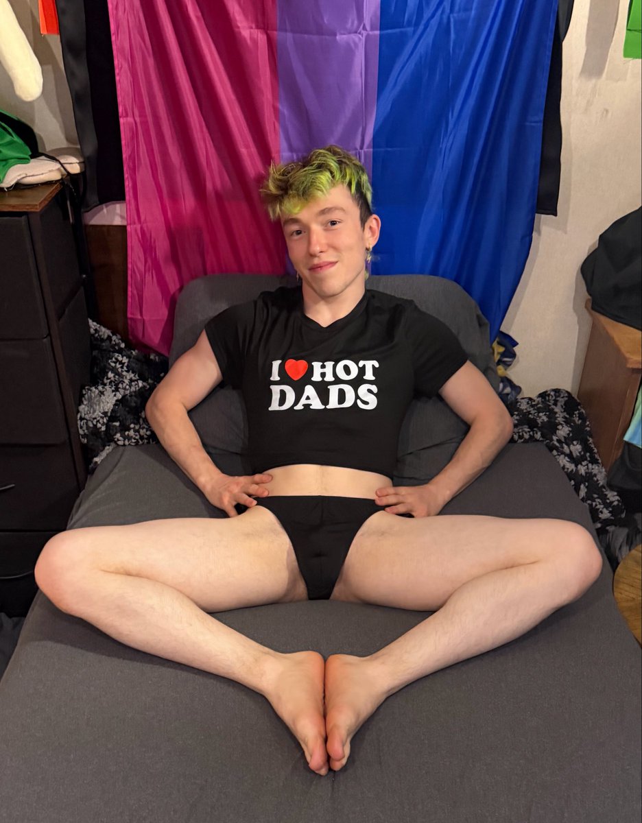 Asstro2000's tweet photo. We’re are all my hot daddy’s at comment below #daddy #twunk #twink #gay #bi #sugarbaby #sugardadddy #onlyfans #hot #fypシ゚viral #trending #trend 

Links for more of me below 
https://t.co/IBPk4lorlg https://t.co/w1p0W7zHnv