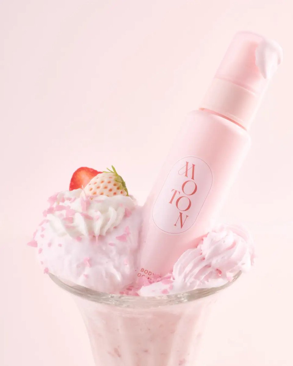 MimiBeauty__'s tweet photo. あの香水級バズミスト「MOTON」からあまくとろける『いちごみるく』の香りのヘア&amp;ボディミストがでるんだって…！！🍓🍼♡ https://t.co/gNOxT7BIBw