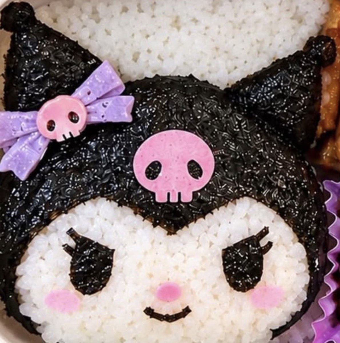 tamika47488's tweet photo. キャラ弁作りました‼︎って載せてるけど
これ完全にAIじゃない？

米粒小さすぎない？ https://t.co/7vpGjoHfnN