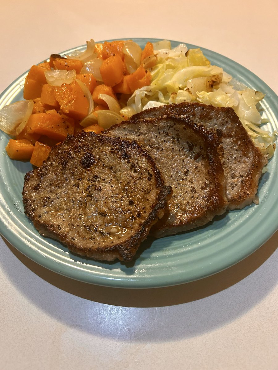 Post40_'s tweet photo. Made an absolute smoke show in the kitchen cooking these thin round cuts. Finished them with a butter soak and Parm on top. But the roasted squash stole the show, and the cabbage was excellent too.

Every piece of food consumed https://t.co/ClTah09bNa