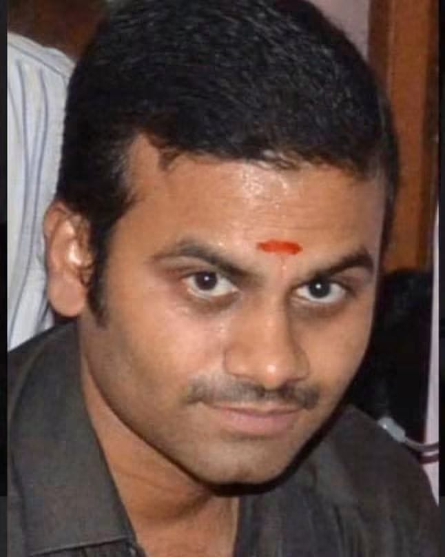 sgsuryah's tweet photo. Dr.Aravind Reddy, BJP Tamilnadu Medical Wing Head was brutally murdered in Vellore 14 yrs ago on 23.10.2012, we remember him & pay our gratitudes on this day!

14 ஆண்டுகளுக்கு முன்பு இதே நாளில் பா.ஜ.க தமிழ்நாடு மருத்துவ பிரிவுத் தலைவர் அரவிந்த் ரெட்டி அல் உமா தீவிரவாதிகளால் கொல்லப்பட்டார். அவரை வணங்கி நினைவு கொள்கிறோம்!