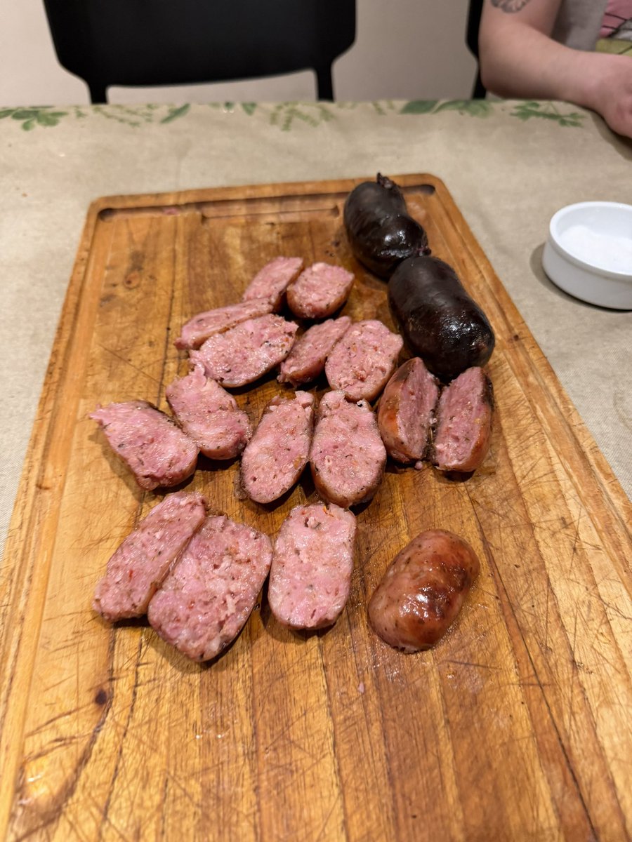 Mengu09's tweet photo. Carne Asada in Buenos Aires! Thanks @sebastianpozzo for hosting and cooking! 🤩 #menguccicuisine 🇦🇷 https://t.co/V4AS2K5Oaq