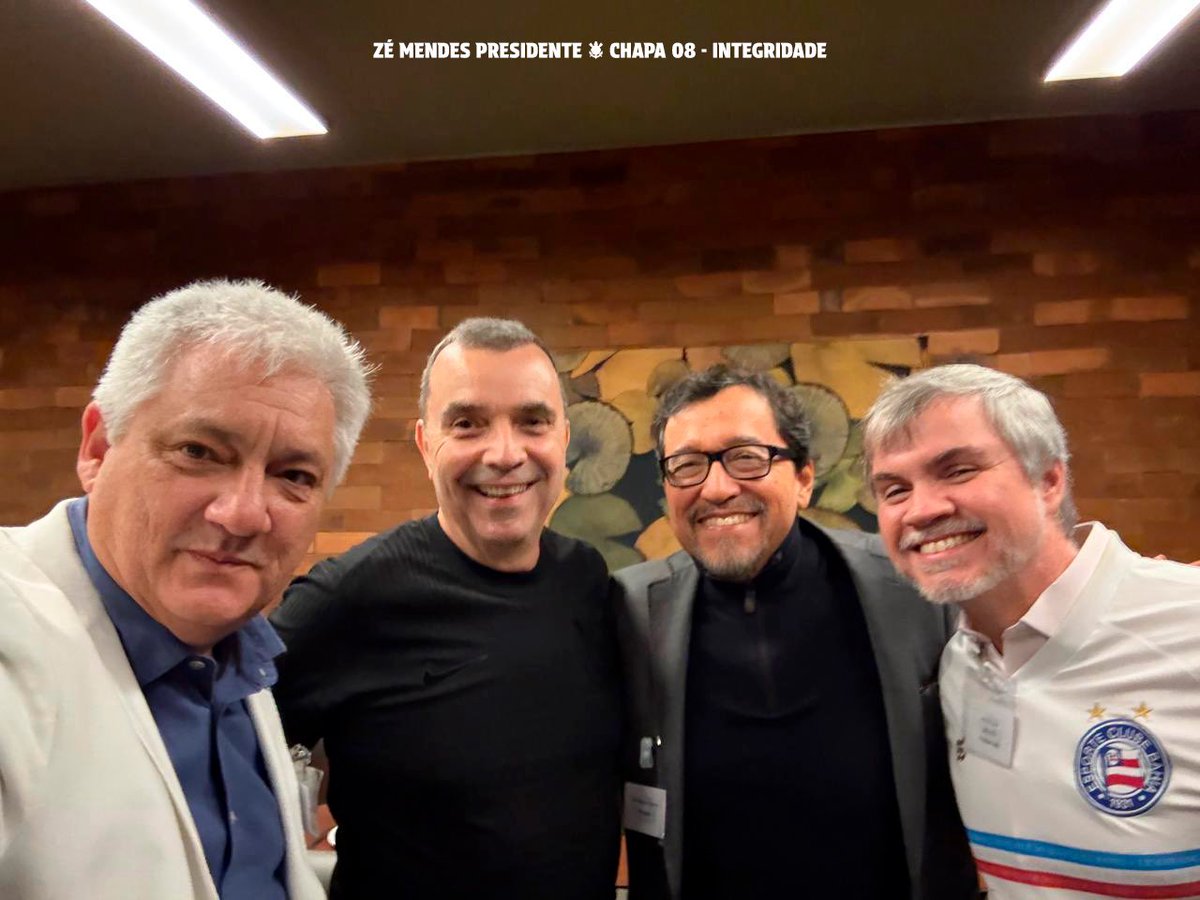 zemendes08's tweet photo. Nesta noite, tive o privilégio de ser convidado para participar de um jantar com Raul Aguirre, CEO da SAF do Bahia. No evento, organizado pela IAAB, a associação de ex-alunos da INSEAD (Instituto Europeu de Administração de Empresas), Aguirre detalhou como é fazer parte de uma SAF integrada ao City Football Group, em uma conversa que tratou de temas como estratégia, gestão e os desafios de construir um clube com ambições globais. Estou grato pela oportunidade de rever bons amigos e aperfeiçoar o networking que irei colocar à disposição do Corinthians a partir de 2027.

Na foto, da esquerda para a direita: Gustavo Zevallos (CEO da IXL Center e fundador da StratSense), Zé Mendes, Raul Aguirre e Antônio Uras (presidente do IAAB), todos ex-companheiros de McKinsey
