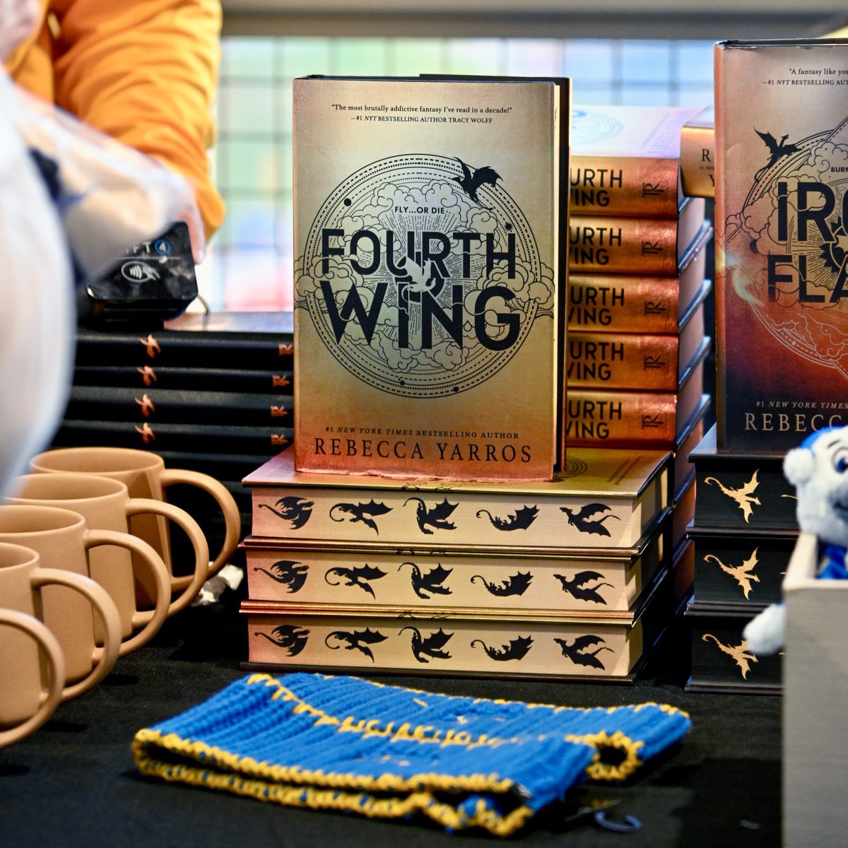 StLouisBlues's tweet photo. Violet Sorrengail would approve. 

Happy Fourth Wing Night, cadets! 🐉 https://t.co/0P3rikYiT9