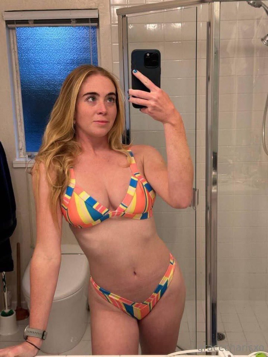 GraceCharii4's tweet photo. What do you think of my bikini look? 😊💕 Do you like it? https://t.co/41ULWy9SMq