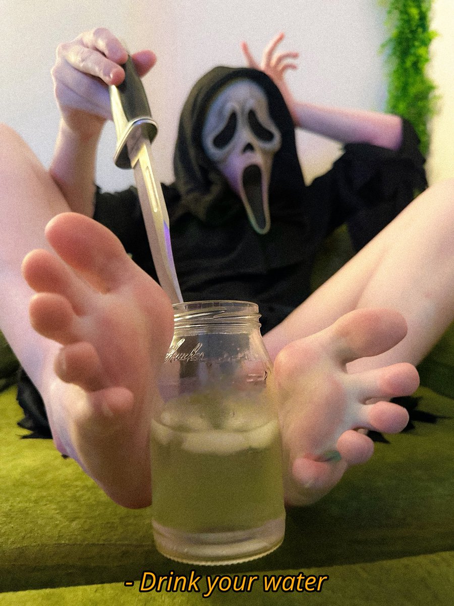 PlanetPlayBunny's tweet photo. OR ELSE!!! https://t.co/Ksz6NvqA0b