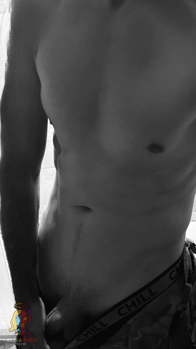 AngelandDemonF's tweet photo. Bon… je voulais juste vous montrer le résultat, mais je vous connais, vous allez zoomer 😂🫣🖤
#VendrediTorse @OrgasmicGroup @XXX_Promo_2001
@Defiscoquin 
@PartageDefiHot @nofacemodele
@up_crea @creatricesFR @JBambassadeur @SpicyGirLsNSFW 
@JoliesFormes8 @BoostCreators https://t.co/W9OrK9ZgE8