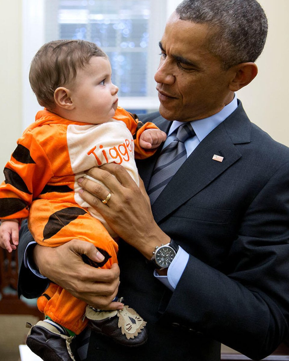 ObamaFoundation's tweet photo. Spend Halloween with us! 🎃 Visit the Obama Presidential Center Oct. 31, from 11 a.m.–2 p.m. for stickers, candy and custom buttons. The CPL branch will host programming from 10 a.m.–3 p.m., including preschool storytime and Coco. Costume masks and toy or replica guns aren’t permitted.

https://t.co/plHiiy2fNa