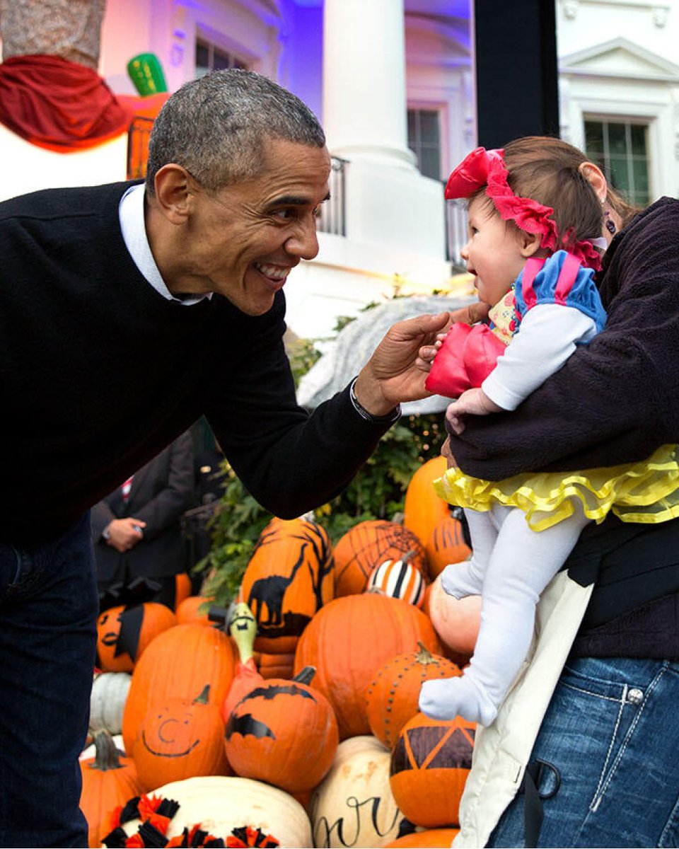 ObamaFoundation's tweet photo. Spend Halloween with us! 🎃 Visit the Obama Presidential Center Oct. 31, from 11 a.m.–2 p.m. for stickers, candy and custom buttons. The CPL branch will host programming from 10 a.m.–3 p.m., including preschool storytime and Coco. Costume masks and toy or replica guns aren’t permitted.

https://t.co/plHiiy2fNa