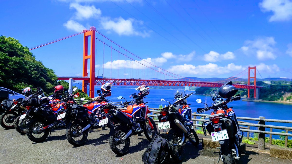 160kph's tweet photo. #これを見た人は青い空と青い海とオートバイの画像を貼る
NMAX@屋久島、CRF250ラリー@平戸、NMAX@瀬戸内海、DS400@堀切峠 https://t.co/KNe3KBVEWj