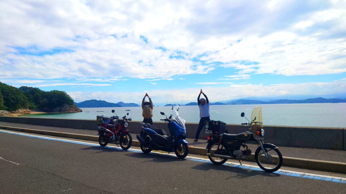 160kph's tweet photo. #これを見た人は青い空と青い海とオートバイの画像を貼る
NMAX@屋久島、CRF250ラリー@平戸、NMAX@瀬戸内海、DS400@堀切峠 https://t.co/KNe3KBVEWj