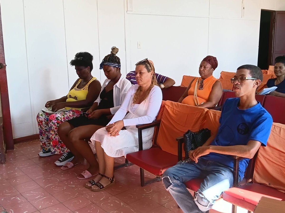 Eglixanderpk's tweet photo. 🇨🇺 Movimiento de Cuadros #CDRCuba Caimanera. Pleno Extraordinario, se aprobó la liberación de Yudanis Portuondo del cargo de Coordinadora Municipal quien pasará a cumplir otras responsabilidades, en su lugar fue promovido Leorkis Laborde. Felicitaciones y éxitos a ambos
 #Cuba https://t.co/TGecCSN6kD