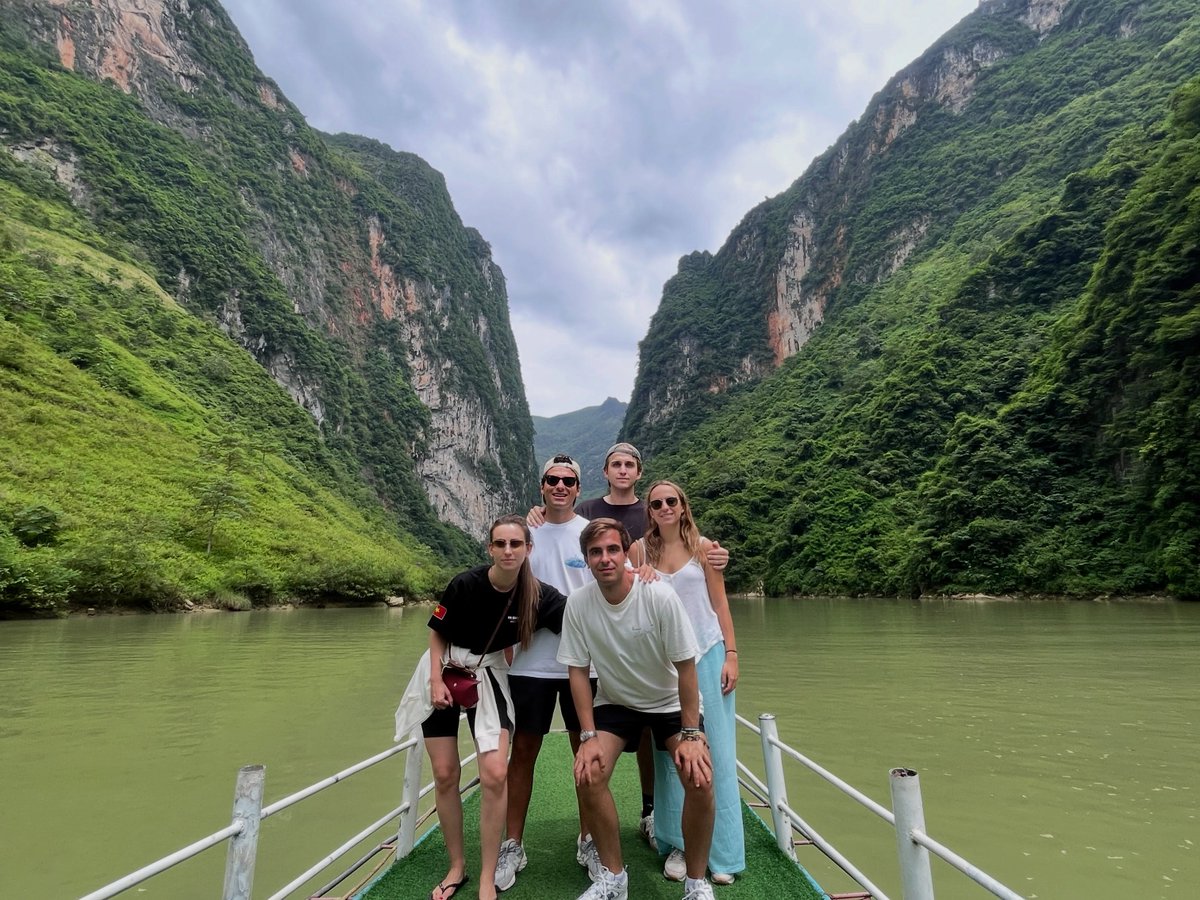 cookup's tweet photo. 4 Days, 3 Nights: Ha Giang Loop Luxury Jeep Adventure. Thanks to our friends from Spain for exploring breathtaking landscapes, mountain roads, and hidden gems with VietNamBorder Travel. Unforgettable views and memories beyond the ordinary. https://t.co/gvgX6yYDvl