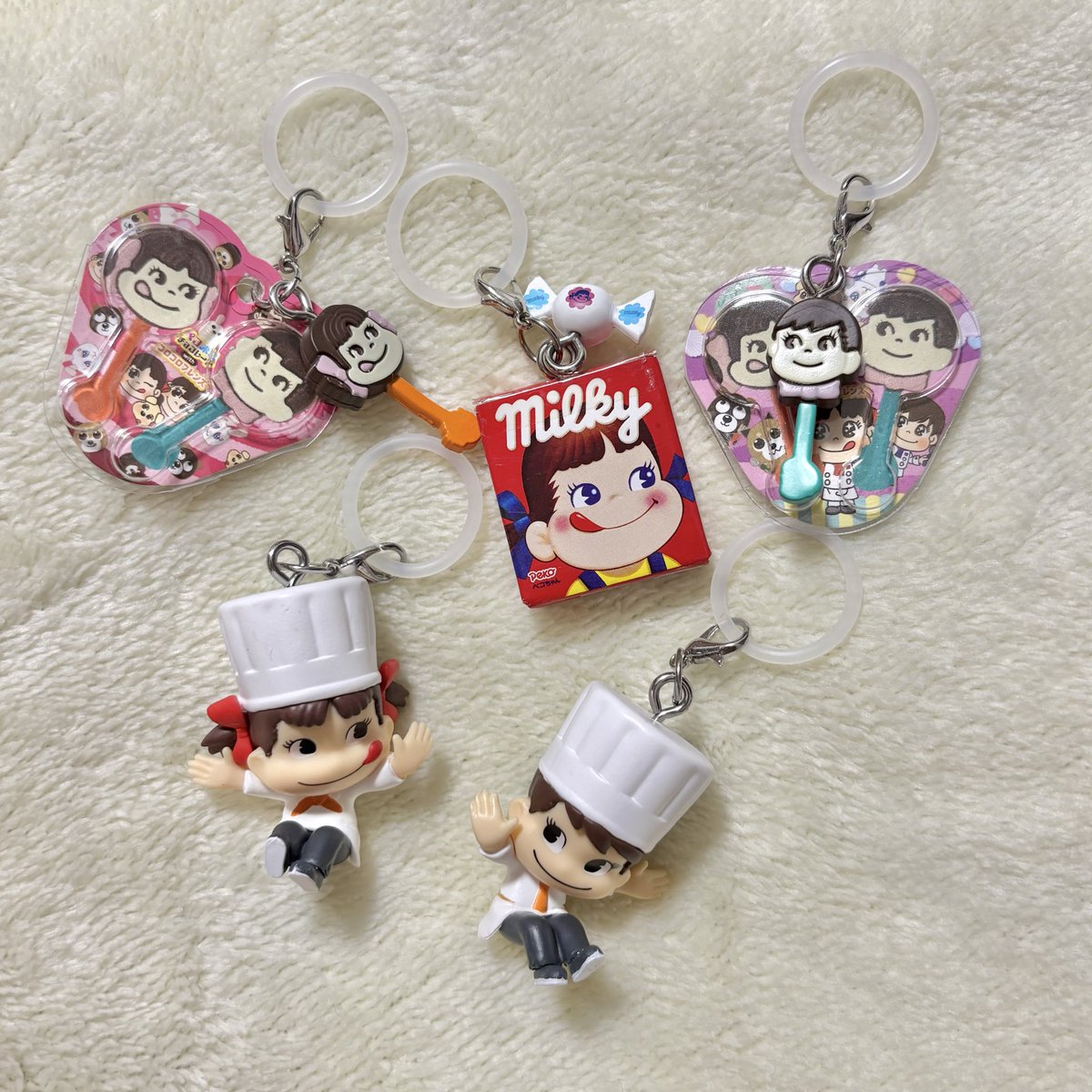 userpomupomu's tweet photo. ペコちゃんお菓子のめじるしアクセサリー2026

偶然見かけて回せた🍬😋
リアルすぎて再現がすごい✨
この時しか見てないからあまりなかったのかな？ https://t.co/AJmwz5kWS5
