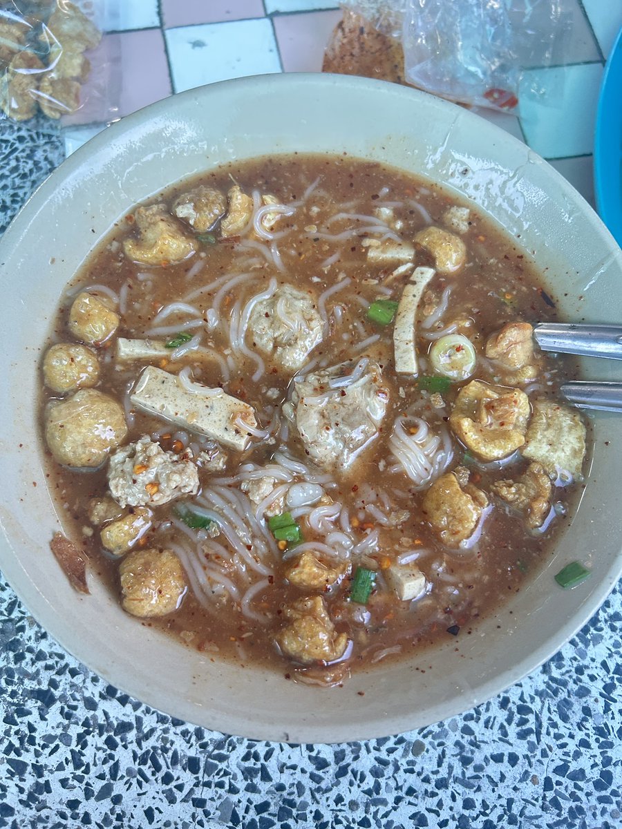 MooSuSri798's tweet photo. วันยุดเงียบเหงาจัง #ศรีสะเกษ https://t.co/MHsnFasrVN