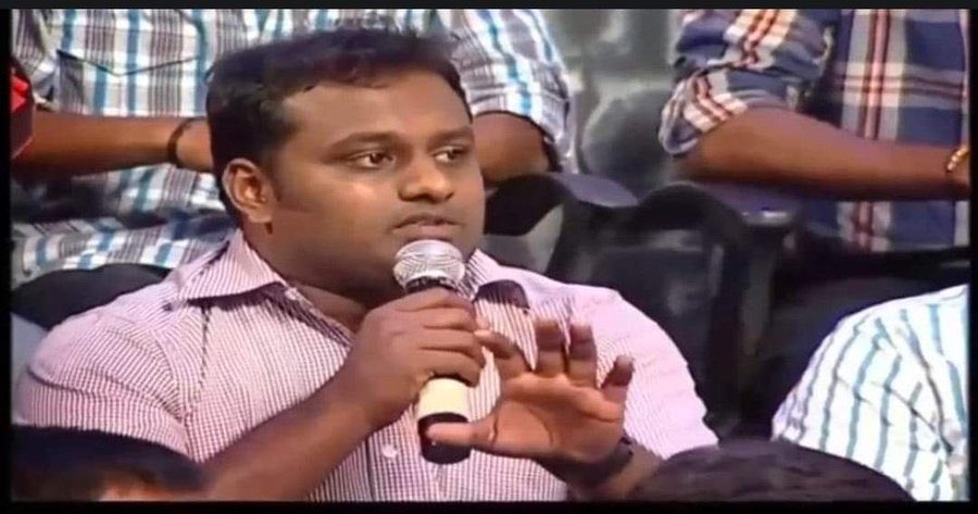 alien_987's tweet photo. பாக் Goldberg Variations லேர்ந்து , பிலிப் கிளாஸ் சிம்பொனி வரைக்கும் கேட்டாச்சுடா.//

😂😂😂😂😂 https://t.co/e4xsb74d4A