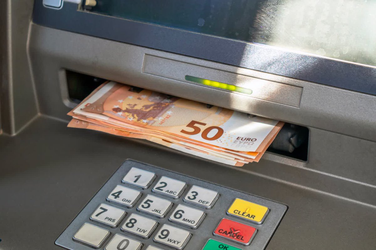 01net's tweet photo. 🔒 Les agents IA infiltrent les comptes bancaires ! Des banques américaines s'alarment face à ce phénomène inquiétant.   ➡️ https://t.co/l3uE9ahE9W https://t.co/pYqysuOnNP
