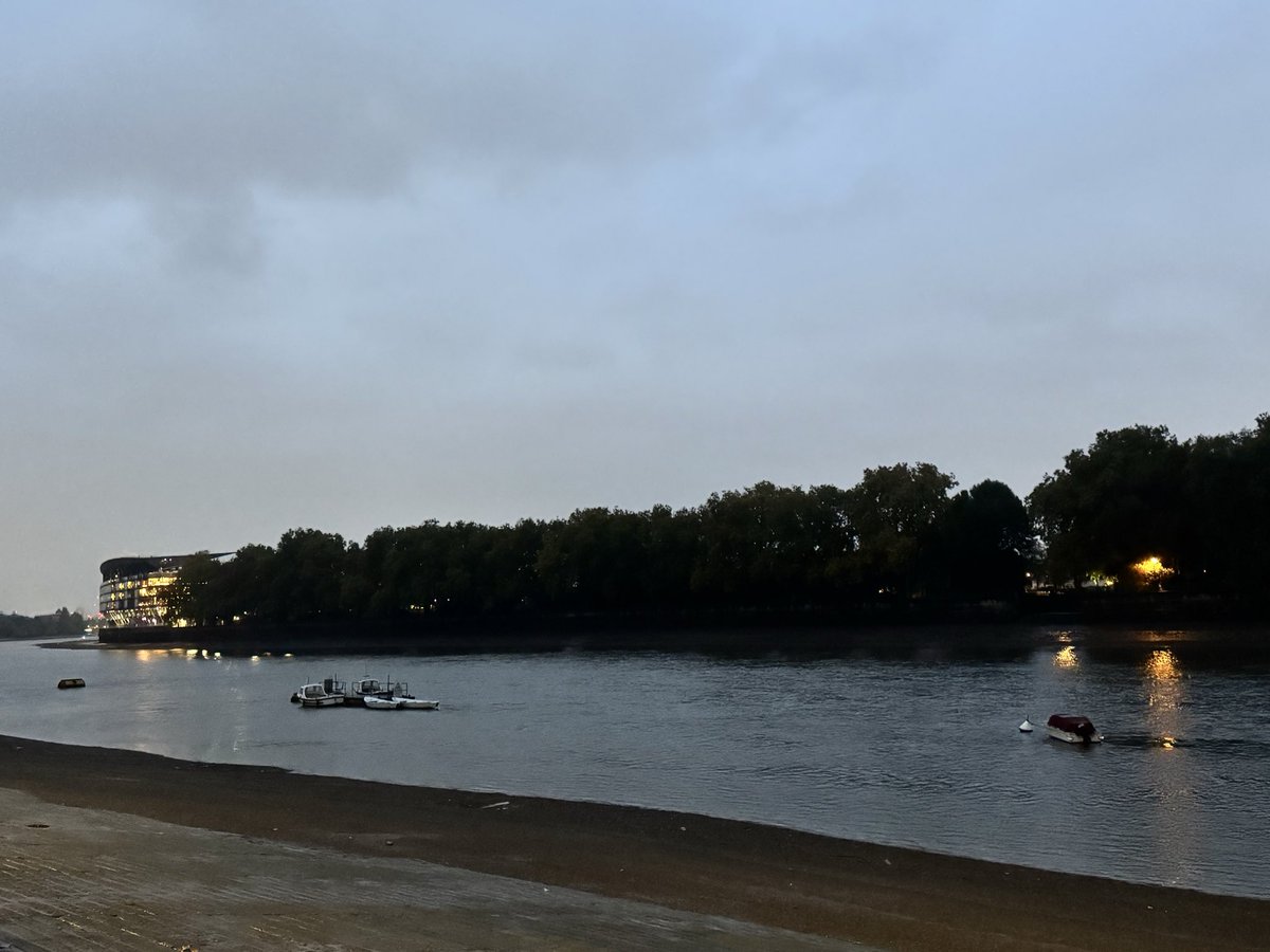MR7Armani's tweet photo. beautiful dark early morning https://t.co/FD28RT4WDo