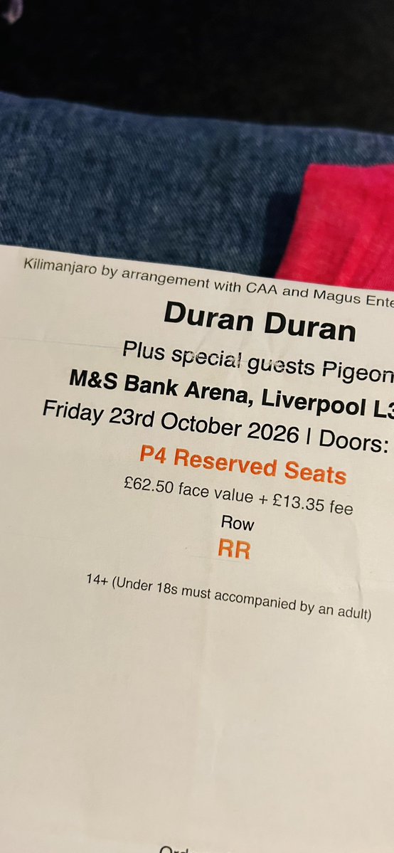 AmandaNaylor73's tweet photo. @duranduran Ready!! 😃😎💃🕺🎤🎸 @MandSBankArena 🙌🏻 #80s #80sthrowback https://t.co/69Vn8wIiQ2