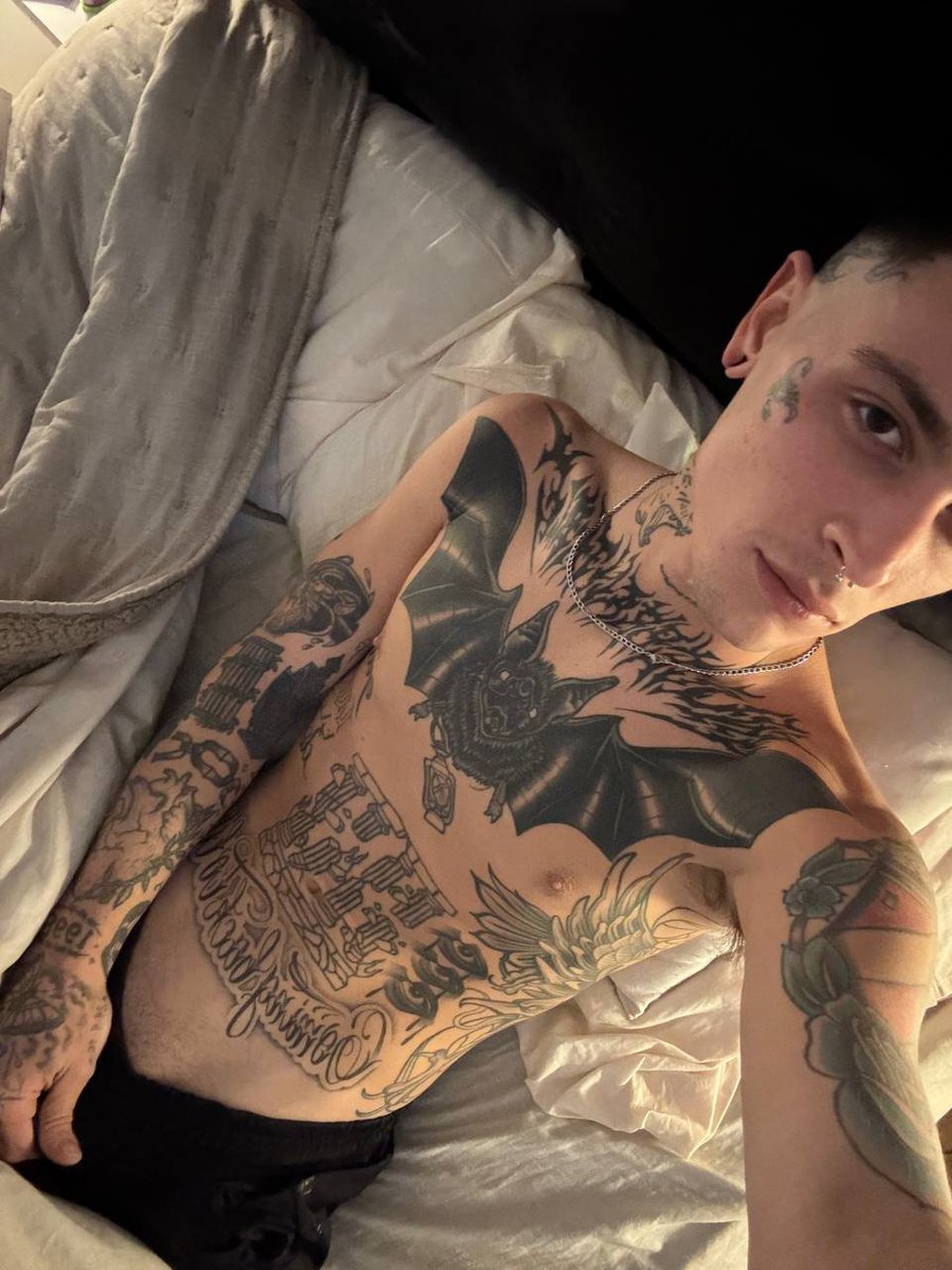LeviJerker's tweet photo. Just a little taste… think you can handle the rest? 😉👀😈😋 https://t.co/OeNzlilQ6t