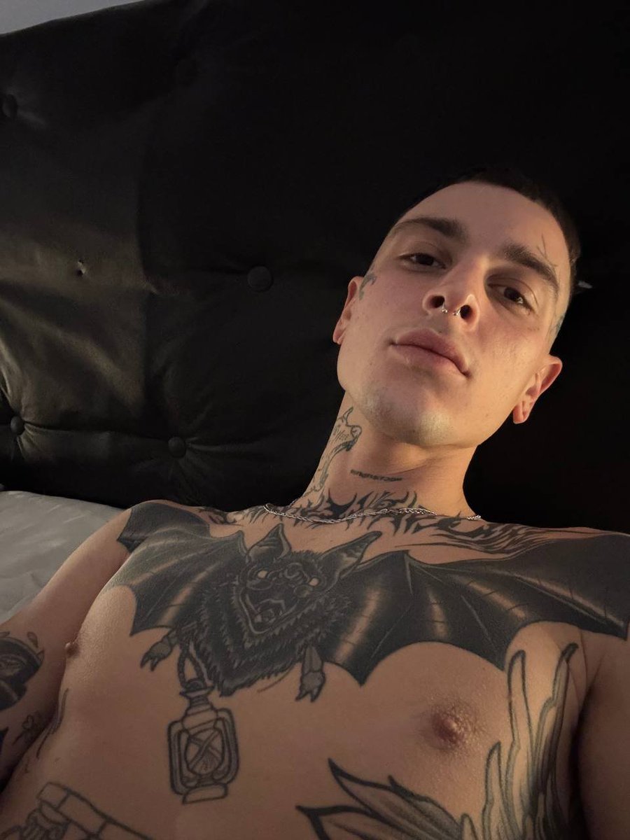 LeviJerker's tweet photo. Just a little taste… think you can handle the rest? 😉👀😈😋 https://t.co/OeNzlilQ6t