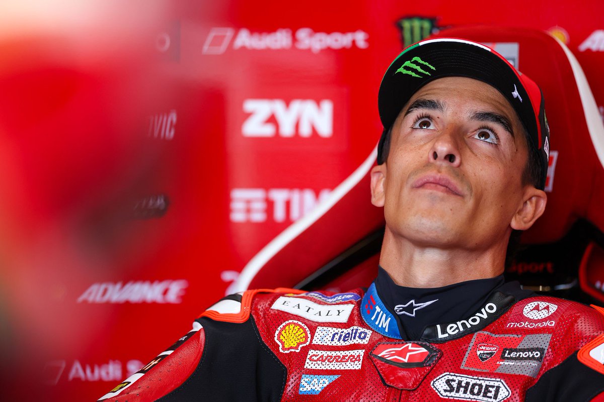 JdtfcC's tweet photo. Marc Marquez dah bersedia untuk pertarungan terakhir kat Phillip Island sebelum GP Australia berpindah ke Adelaide! Dengan jurang kedudukan kejuaraan serapat 2 MATA sahaja, Marquez tegaskan isu team order bukan fokus utama—sasaran dia hanya nak pulan bawa balik emas! https://t.co/NqwCkehzN9