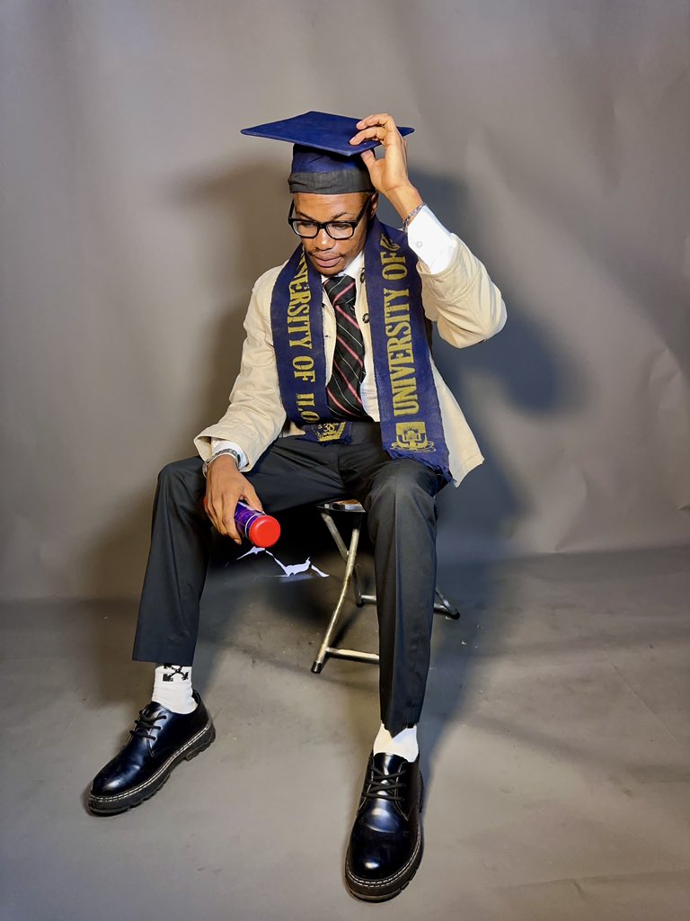 bl_qee's tweet photo. B. Eng 
Mechanical engineering
 
4.50/5.00

First class honor 

Best graduating student of mechanical engineering university of ilorin

No be me get all these things wey I talk  but regardless, I don finish school. 

Congratulations to me🙂‍↔️🎓. https://t.co/UJdbVtgL5u