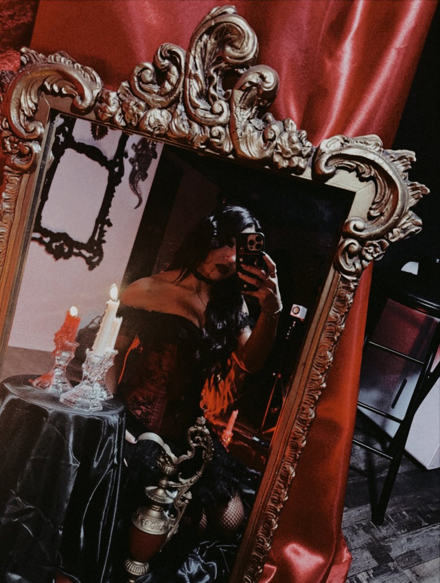 ProdigyRpRox's tweet photo. 👻Well, since it’s that time of the year, #Freakyfriday is in place..🎃

It can mean 2 things.. who’s trying to dress up, and show the prodigy how freaky they are.😉 https://t.co/cBr8ZURn93