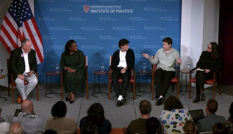 luisrd's tweet photo. hola 
me encantó hablar de las perdidas en harvard, pero hablé de muchas otras cosas jsdjsjs

vean el foro ándenle: https://t.co/9qr4Nfc7nW https://t.co/OxPTcCia3T