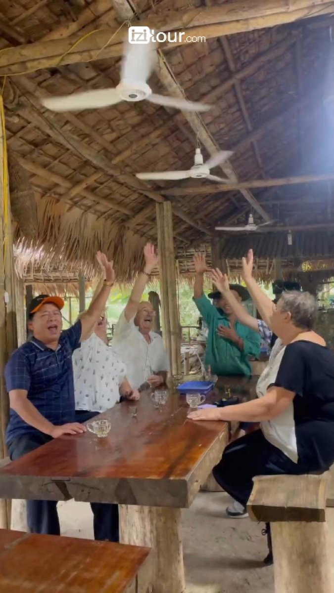 1000josue's tweet photo. Vietnam’s best moments often happen around a shared table. A few laughs and a Vietnamese “One, two, three… cheers! ” can turn a simple stop into a lasting memory. Years later, you may forget the itinerary, but not who you shared a laugh https://t.co/8simVu5ikN