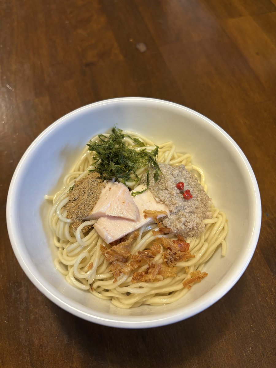 CB_raik's tweet photo. 夜から限定で
『秋刀魚の和え玉』
販売します！

秋刀魚とキノコのペーストをのせた
味付き替え玉です！

限定、デフォメニュー
全ての麺で対応しますので
是非ご注文くださいm(_ _)m

100g/300円 https://t.co/ZeW2hllqf1