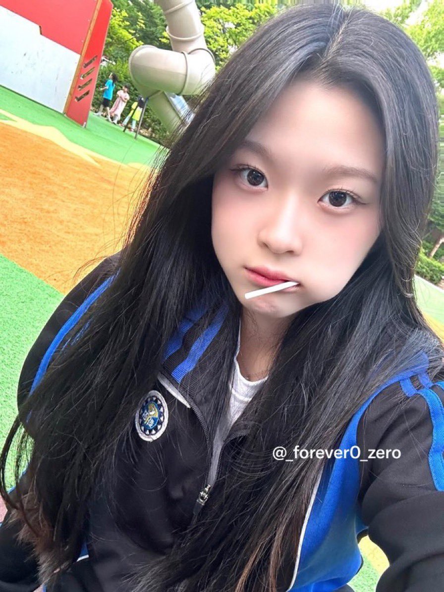 gelqix's tweet photo. และนี่คือยองสมัยมอต้นที่ลากชายแท้เกาหลีไปด่า ไม่แปลกที่สาวทั้งรร ชอบชี https://t.co/4yAKjiQ98s