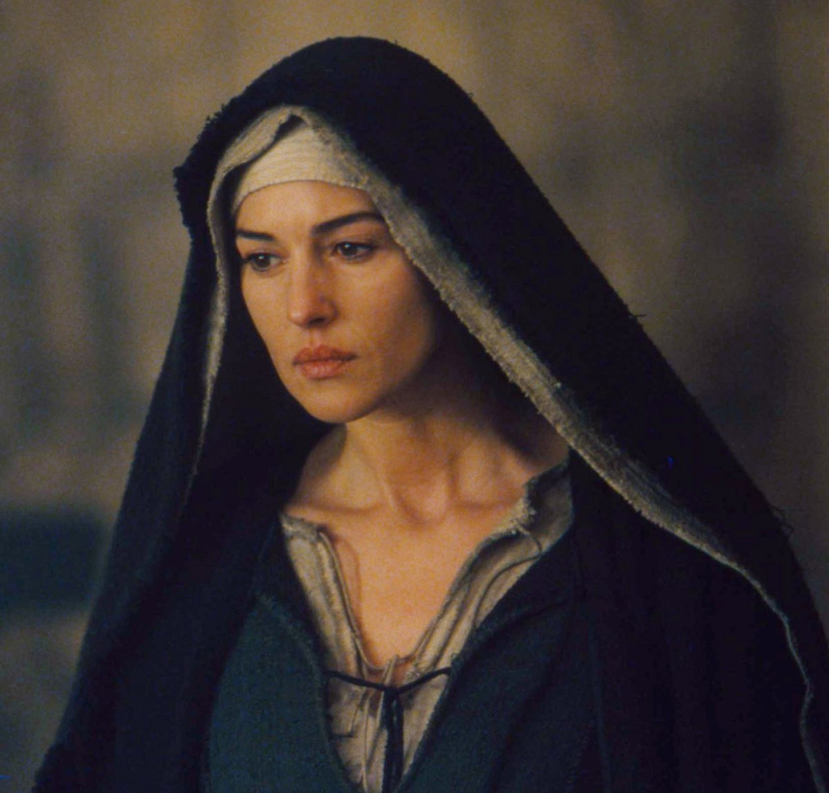 arya_ekdeewana1's tweet photo. Monica Bellucci as Mary Magdalene vs. Deva Cassel as Mary Magdalene https://t.co/tbXPEKQx2X