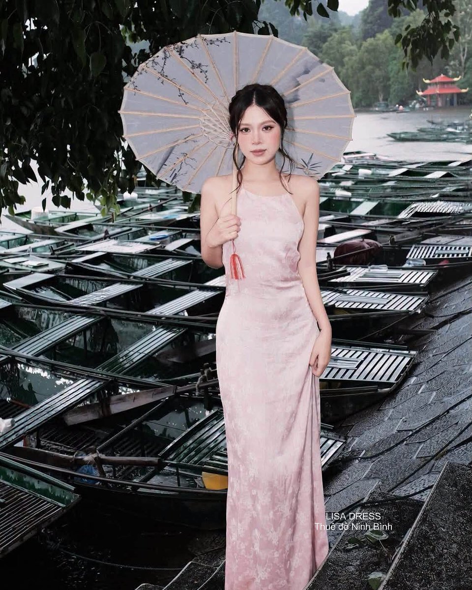 AdlerzMGriffKWB's tweet photo. Cho thuê set đi Ninh Bình, váy tiệc, bigsize, áo dài. Giá hợp lý, có makeup và làm tóc. Thuê online hoặc tại cửa hàng, ship tận nhà và khách sạn khu vực Ninh Bình. Lisa Dress: Tầng 3, 158 Xuân Thành. Mở cửa 7-18h hằng ngày. https://t.co/oxuReJyPzb