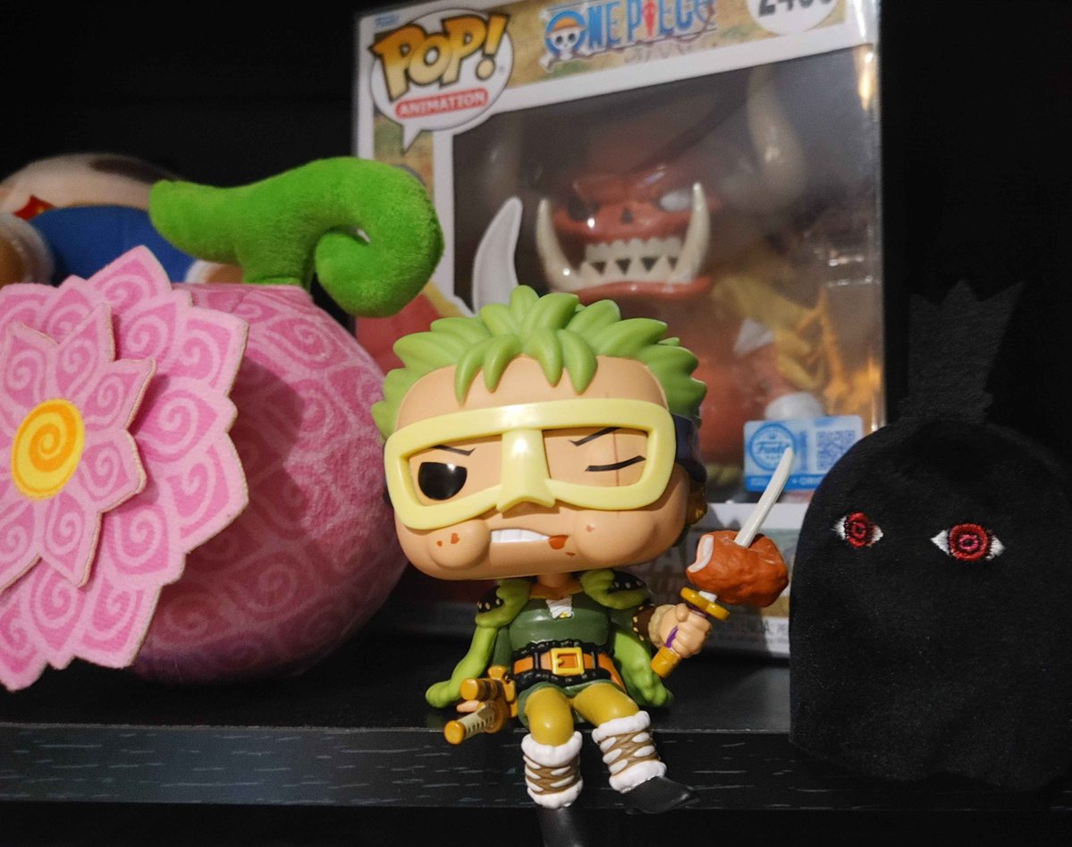 OPMerchandise's tweet photo. In person out of box photos of the new One Piece Elbaph Funko Pop!s, including the Roronoa Zoro shelf sitter.

#OnePiece
#FunkoPop https://t.co/GQgSsMWqAk