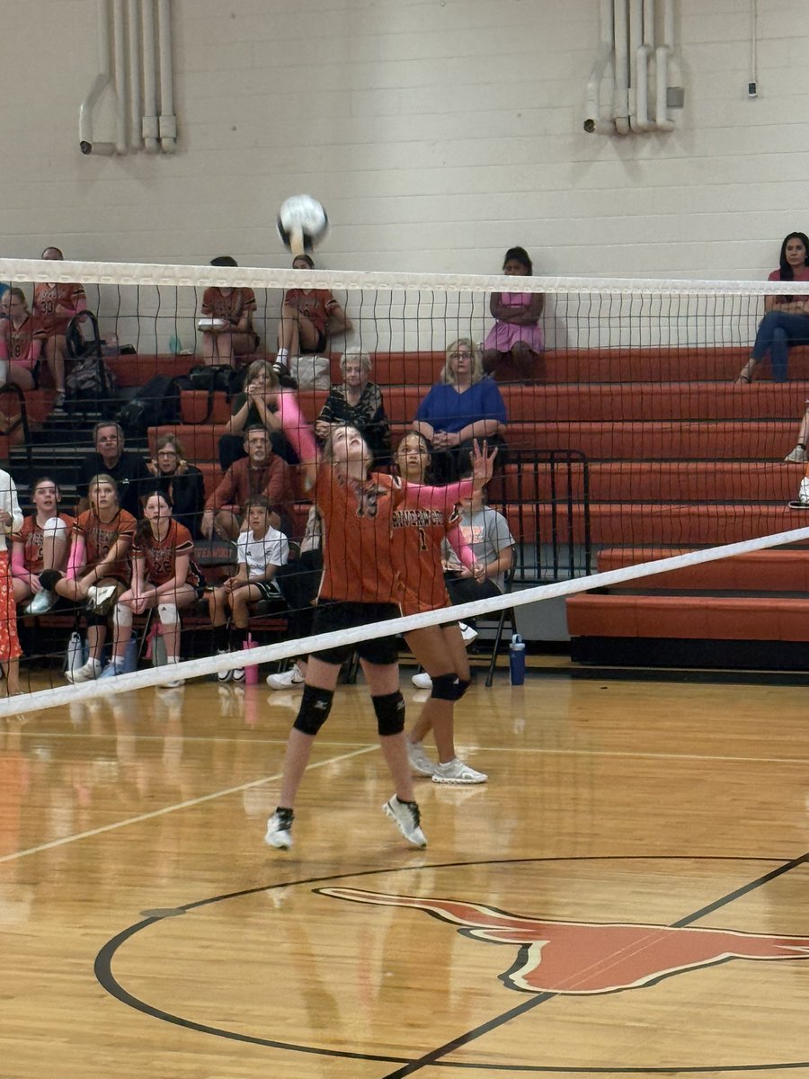 TaylorLee2k13's tweet photo. One last game before districts this weekend! 🏐🔥 Volleyball season is almost in the books, but we’re not done yet! Time to finish strong, compete hard, and enjoy every moment with my team! 💪🤘 #Volleyball #Districts #FinishStrong https://t.co/0NpKttPAz3