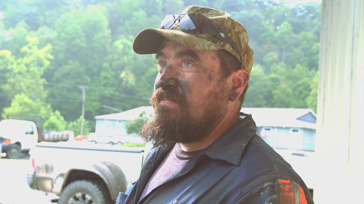 PapageorgioWV's tweet photo. 🇺🇸 SOME OF THE RICHEST PEOPLE IN AMERICA DON’T HAVE MUCH MONEY!

I’ve spent nearly 60 years on this earth, and one thing I’ve learned is that money doesn’t determine a man’s worth!

I’ve known men who worked their hands to the bone, drove beat up trucks, and lived in modest homes.

But their bills were paid, their children were loved, and their word meant something!

They didn’t need expensive clothes, fancy titles, or thousands of strangers applauding them.

They had something money couldn’t buy.

A good name, a strong family, faith in God, and the respect of their neighbors!

Somewhere along the way, society started confusing wealth with success and attention with respect.

I’ll take a hardworking man with dirt under his fingernails and integrity in his heart over a millionaire without a conscience any damn day!

🇺🇸 Here’s my question: When did we stop measuring a person’s success by their character and start measuring it by their bank account?