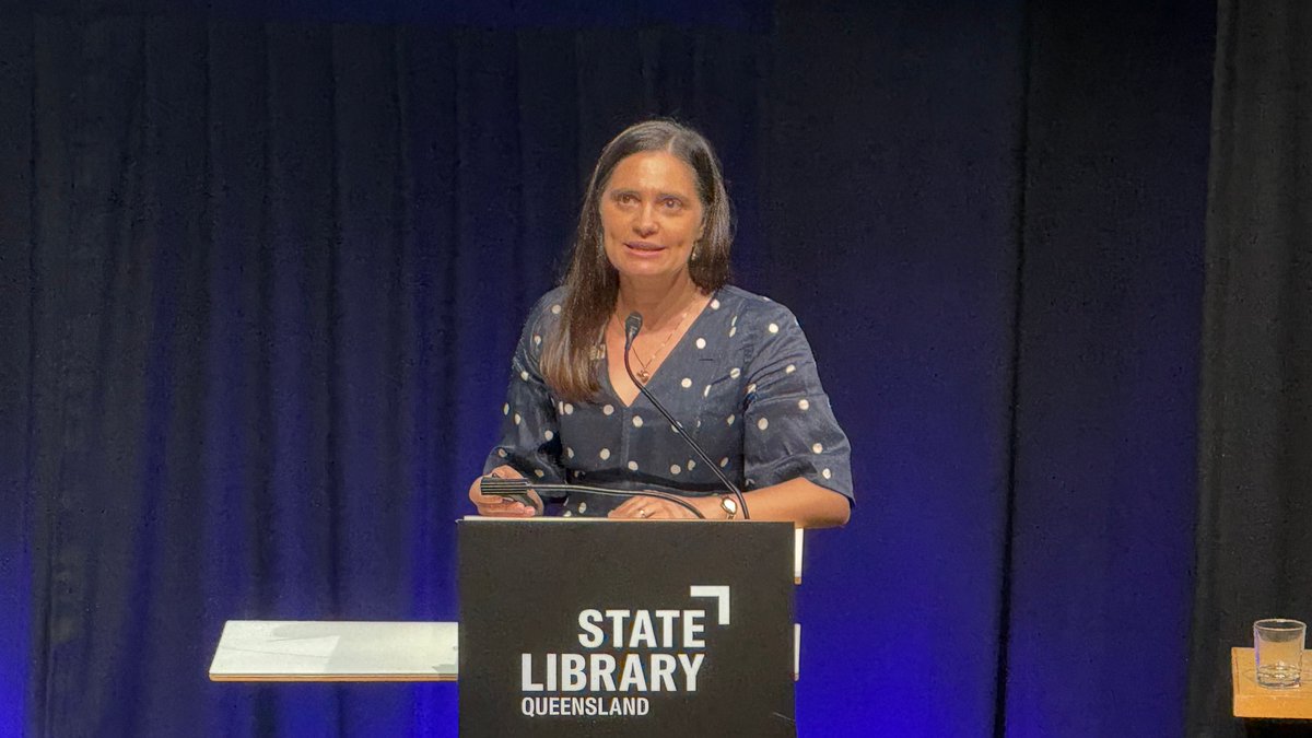 QldSLA's tweet photo. 🤝 Lizzy Dixon, 2025 QSLA award co-winner, shares how book clubs, storytime, playgroups and kindergarten visits connect school libraries with families and communities. 📚❤️

Building a rich learning culture and supporting every student's journey!

#QSLAFutureLibraries2026 https://t.co/aun1dweWJQ