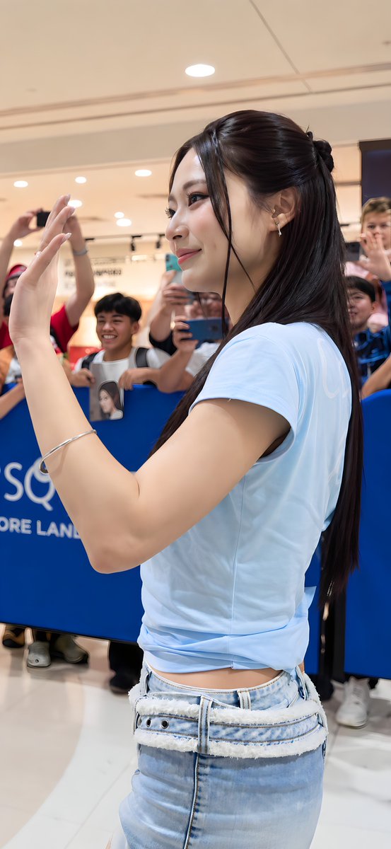 ForeverTwiceOT9's tweet photo. Tzuyu x F1. Part 1

FULL SCREEN WALLPAPERS.

Go to my Google drive and download 100K HD Twice photos for free. 

#TWICE #트와이스 #ONCE #원스 #OT9
#쯔위 #ツウィ #子瑜 #TZUYU https://t.co/CqGm30VBcz