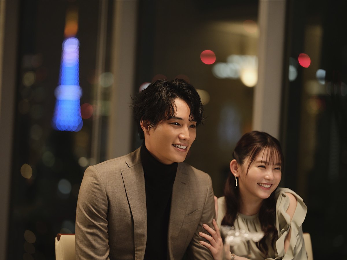 hitsuji_k_movie's tweet photo. ◤映画『#羊の皮を着たケモノ』
　　シーン写真一挙解禁 🐏˙⟡◢
⠀
夜の街で対峙する2人をはじめ、
井川と姉・茉菜（#久間田琳加）の婚約報告シーンや
大地と同級生・美優（#齊藤なぎさ）との2ショットまで...
複雑な関係性と緊張感漂う全5点を公開🐺

#鈴木伸之 #柏木悠 (超特急)
🎬12/11(金)公開 https://t.co/rdJmH9eK3K