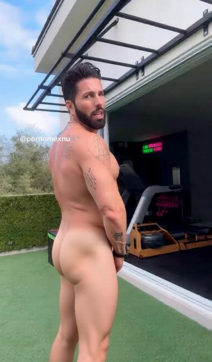 LaOreja_TV's tweet photo. Poncho De Nigris 🍆
Hot 🔥
Out 🤮 @OooooraleTv @CarLon_2020 https://t.co/QfPZcD8UCT