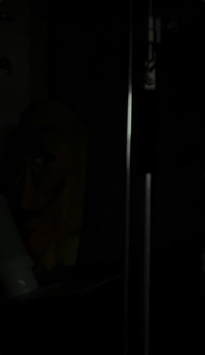KaneHypeGuy's tweet photo. 🚨 ROLLING GIANT ALERT! 🚨

Kane’s latest Instagram story features a dark image which, when brightened, reveals his own Julien Reverchon head, seemingly rotting in the dark… https://t.co/VpfaEWwBxL