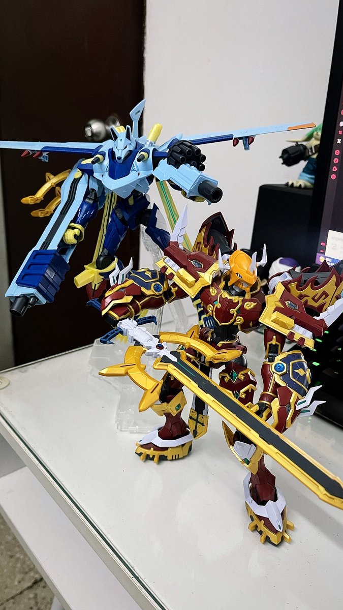 Nostalgianime_1's tweet photo. Kaisergreymon y MagnaGarurumon #digimon #digimonfrontier #modelkit https://t.co/uB7VjANVM8